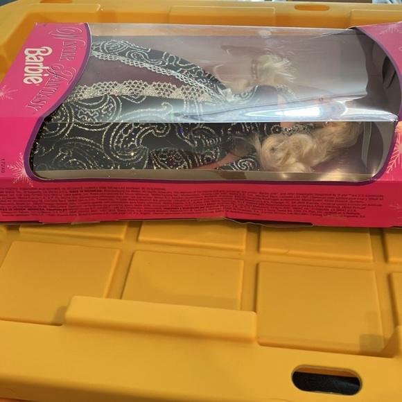 Vintage 1996 Winter Fantasy Barbie - New in Box - Picture 3 of 6